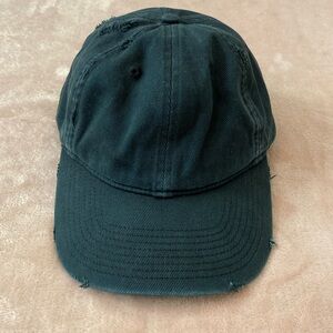 Skims distressed baseball cap soot